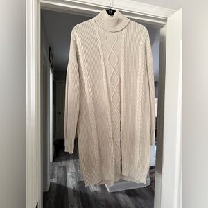 Crown & Ivy Cream Cable Knit Turtleneck Sweater